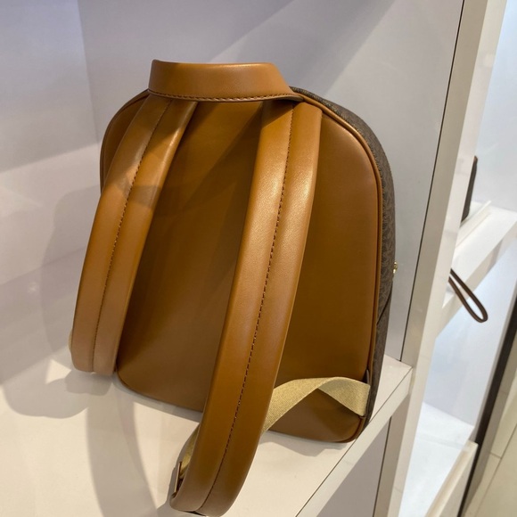 Michael Kors JET SET ITEM MD PKT BACKPACK - Picture 2 of 8